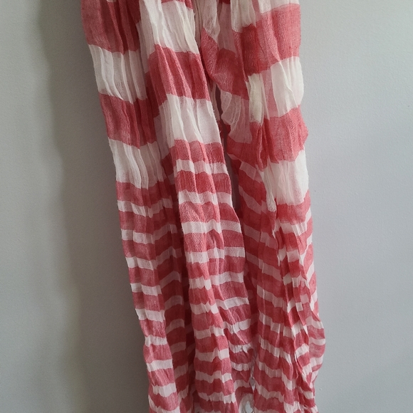 ✨️5 for $25✨️ Sheer Lightweight Pinka fn White Striped Fringe Scarf - Picture 4 of 5